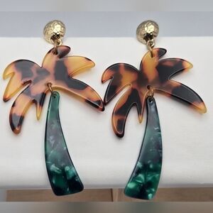 ✨2/$10✨ Tropical Palm Tree Stud Earrings Tortoise & Green Resin Statement